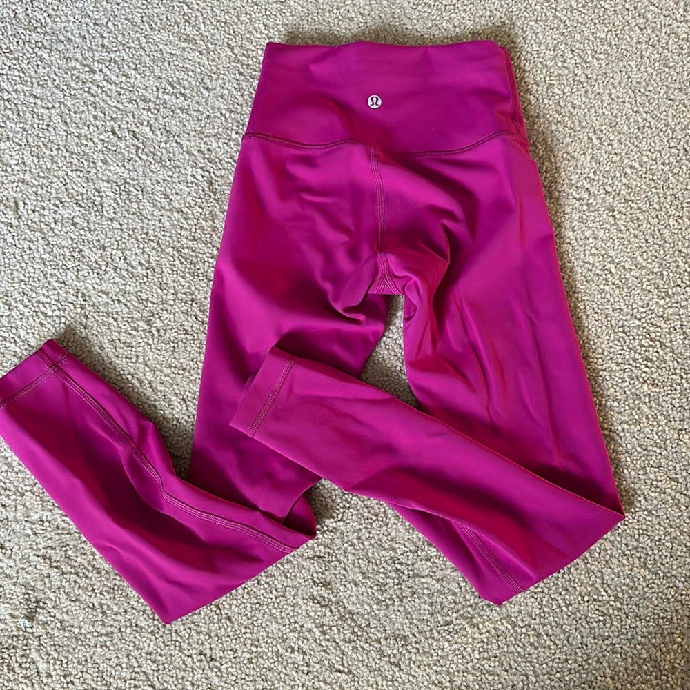 Lululemon Wunder Train 25” pink size 2